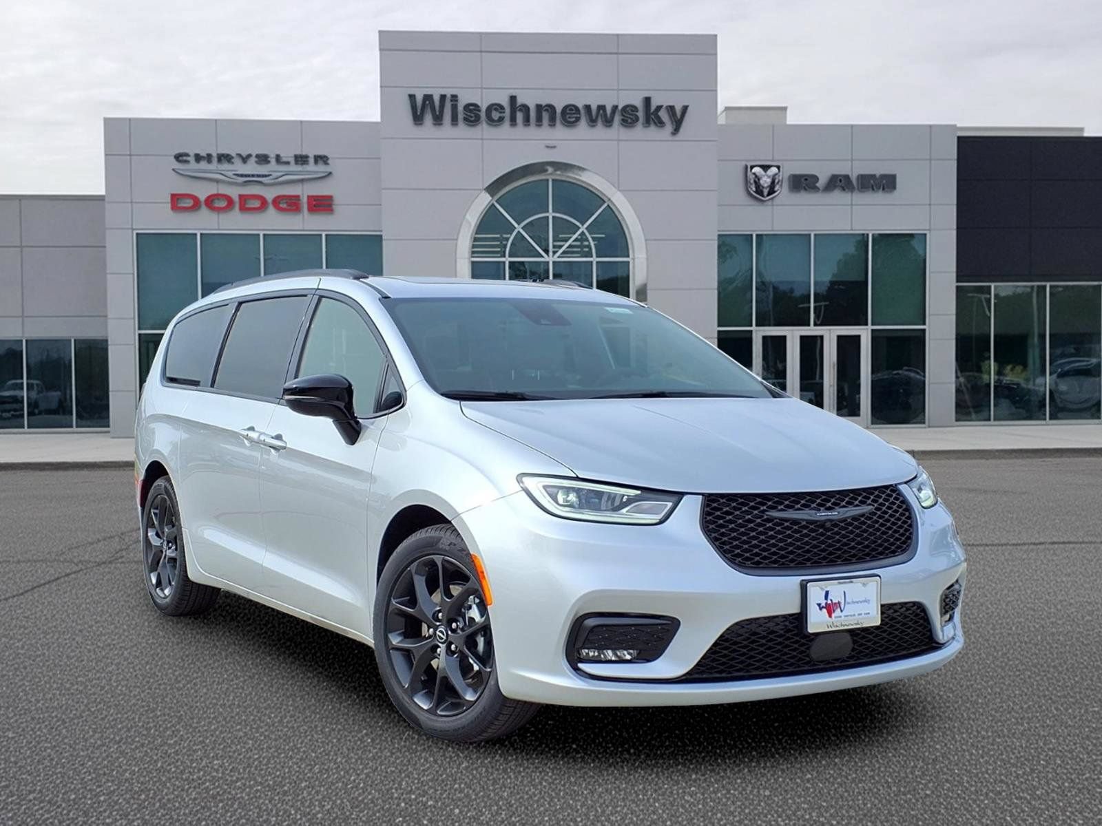 New 2026 Chrysler Pacifica Limited w/ S Appearance Package