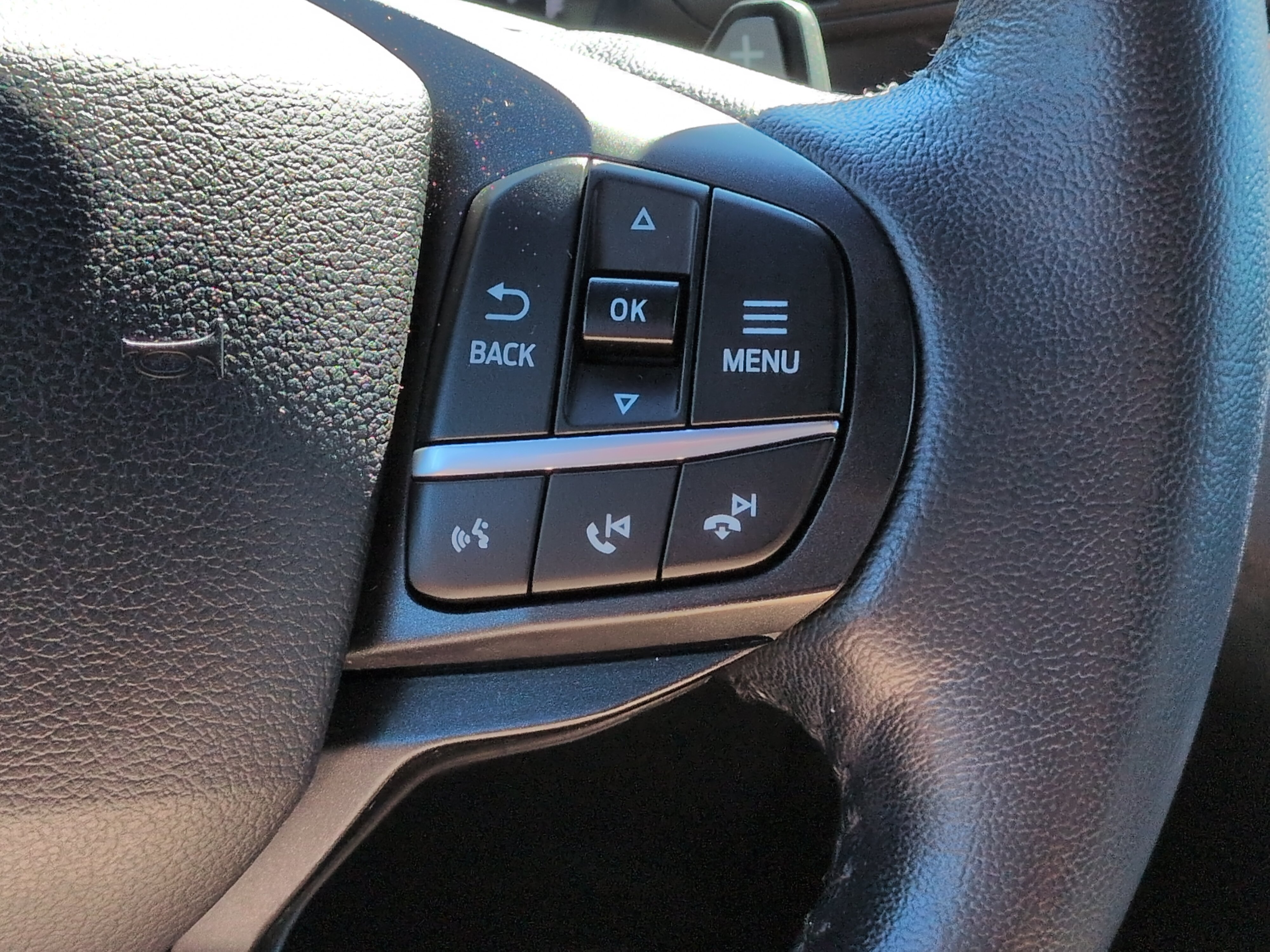 Certified 2020 Ford Explorer XLT w/ Equipment Group 202A RWD image 25