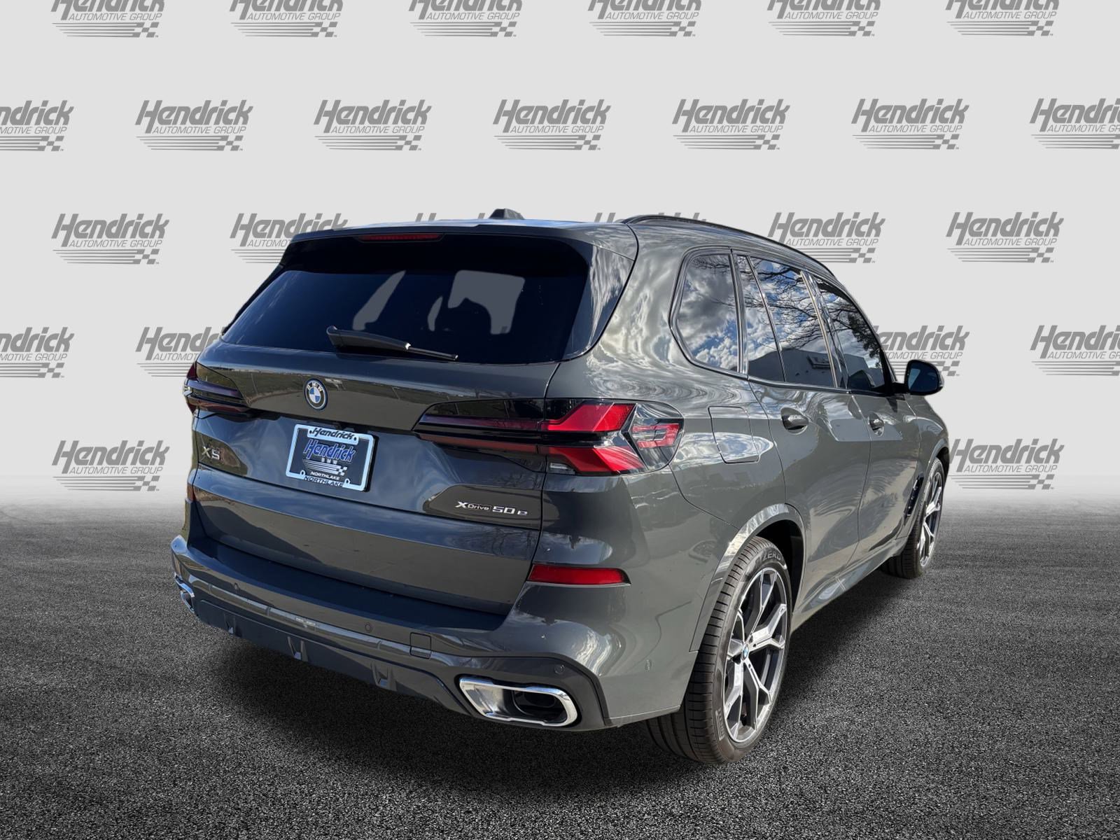 Used 2026 BMW X5 xDrive50e w/ M Sport Package image 9