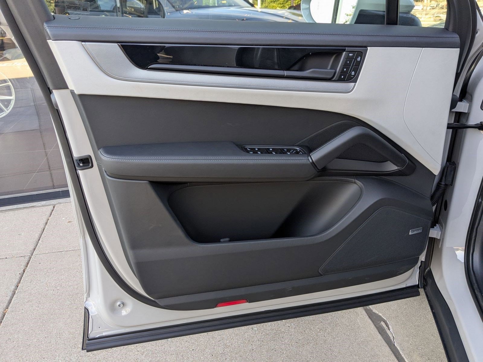 New 2026 Porsche Cayenne E-Hybrid image 13