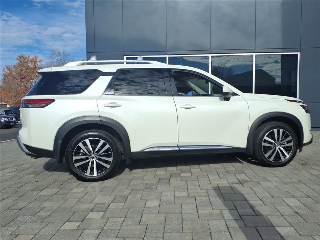Certified 2023 Nissan Pathfinder Platinum image 2