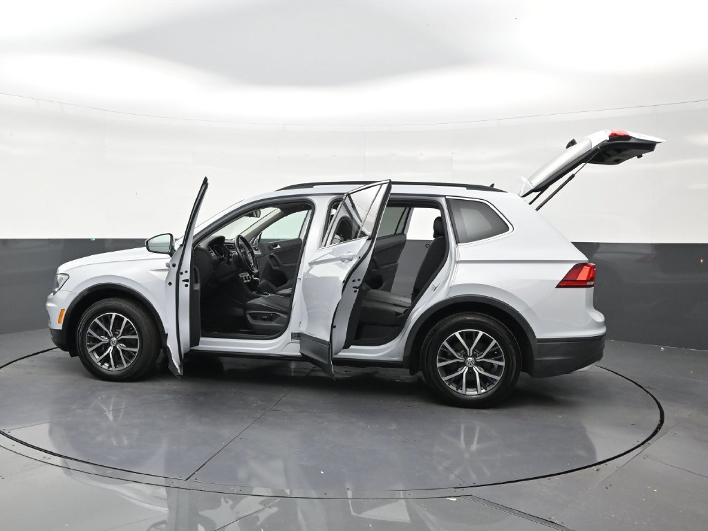 Used 2019 Volkswagen Tiguan SE w/ Panoramic Sunroof Package FWD image 29