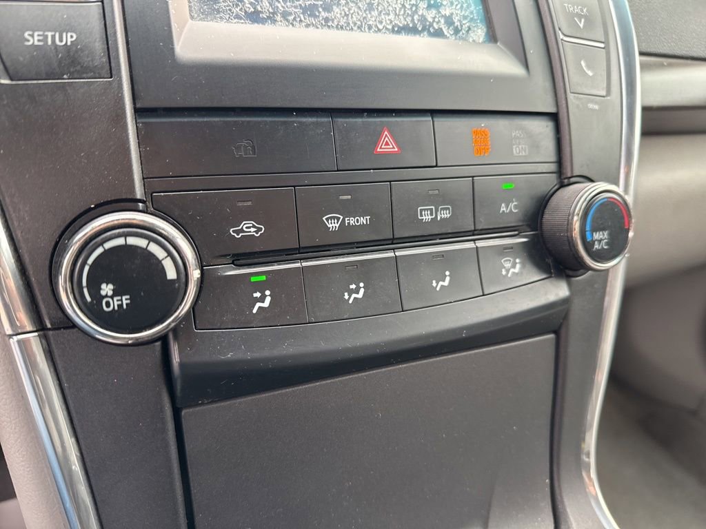 Used 2015 Toyota Camry LE image 16