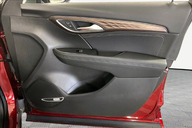 Used 2023 Buick Envision Avenir AWD/4WD image 26