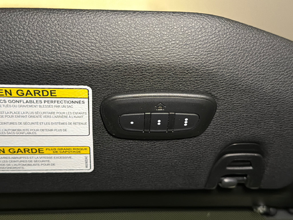 Used 2022 Jeep Wrangler Unlimited Sahara AWD/4WD image 30