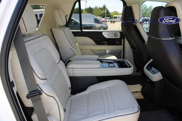 Used 2024 Lincoln Navigator Black Label AWD/4WD image 12