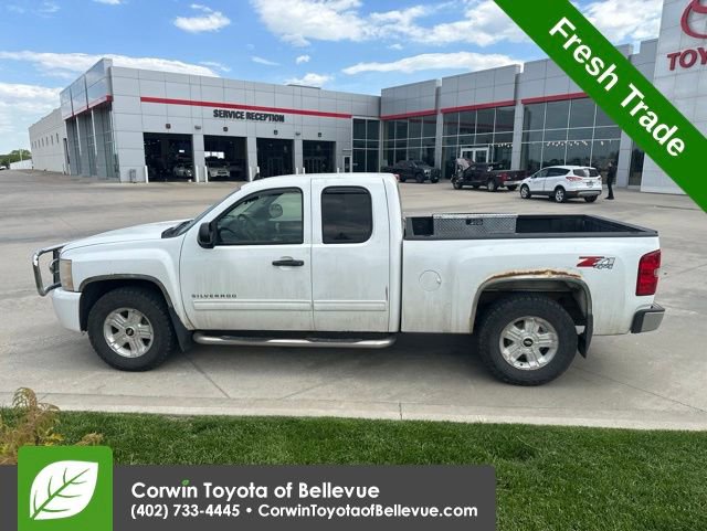 Used 2010 Chevrolet Silverado 1500 LT w/ Power Pack Plus AWD/4WD image 7