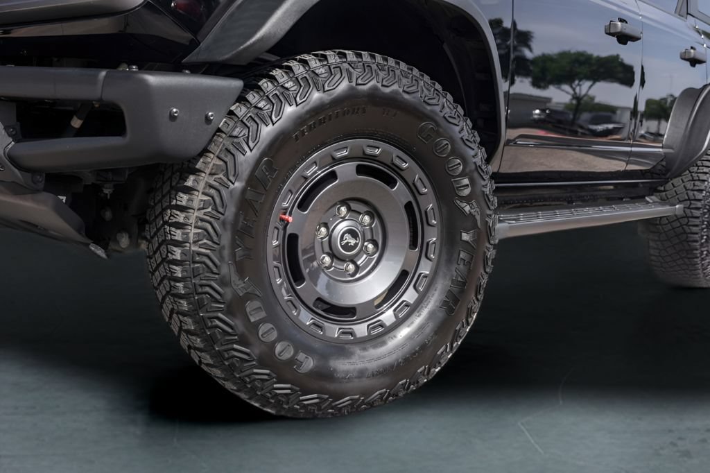 Used 2024 Ford Bronco Everglades AWD/4WD image 4