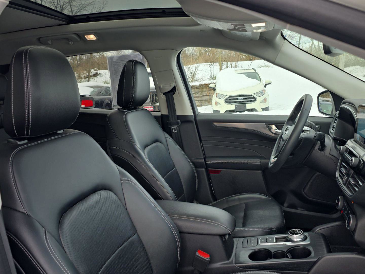 Used 2022 Ford Escape Titanium w/ Class II Trailer Tow Package image 42