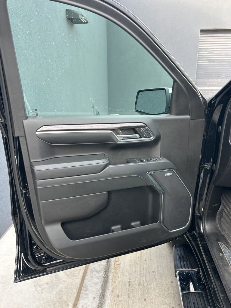 Used 2024 Chevrolet Silverado 1500 LTZ AWD/4WD image 6