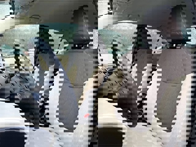 Used 2020 Toyota Corolla LE image 9