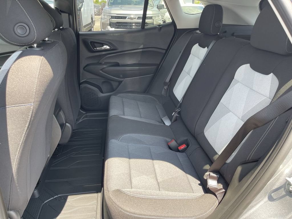 New 2026 Chevrolet Trax LS w/ LS Convenience Package FWD image 21