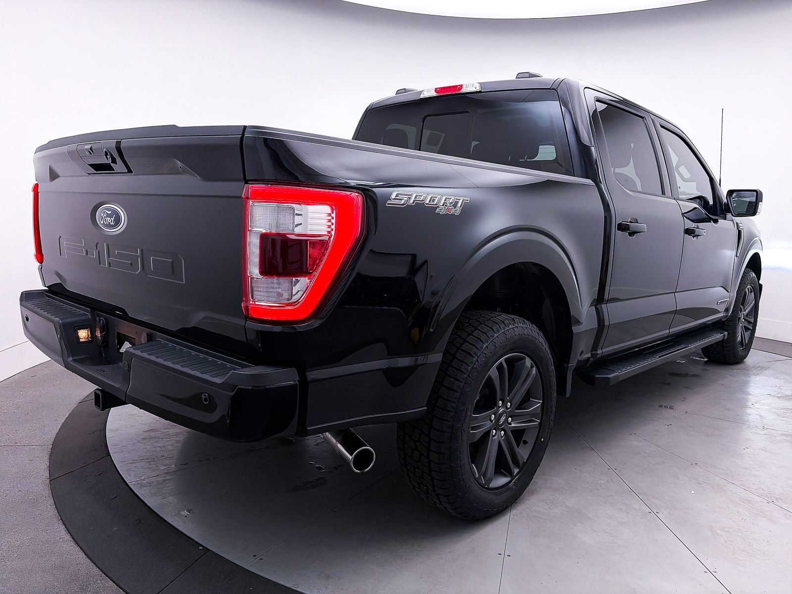 Used 2023 Ford F150 Lariat w/ Equipment Group 502A High AWD/4WD image 16