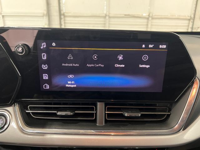 Used 2025 Chevrolet Trax LT FWD image 38