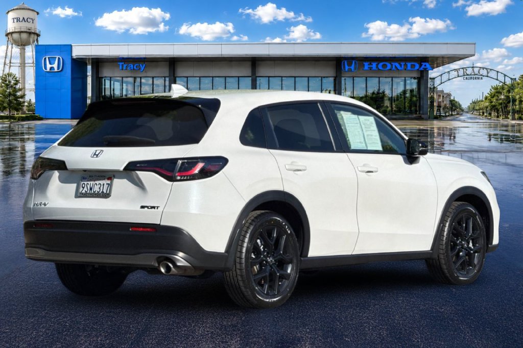 Certified 2025 Honda HR-V Sport image 6