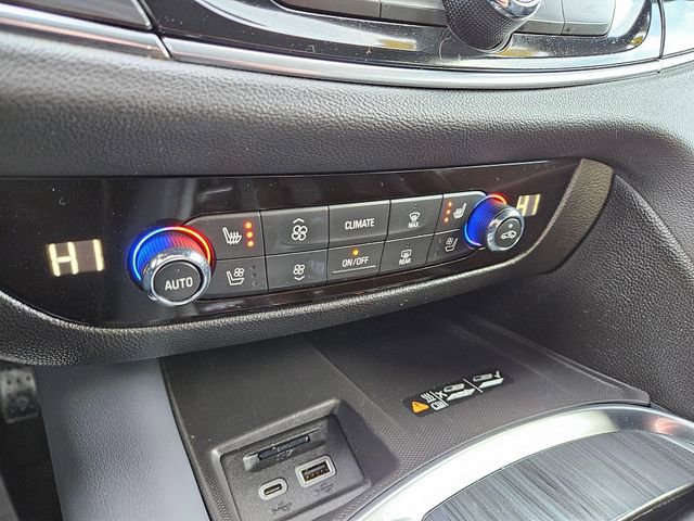 Used 2024 Buick Enclave Premium image 31
