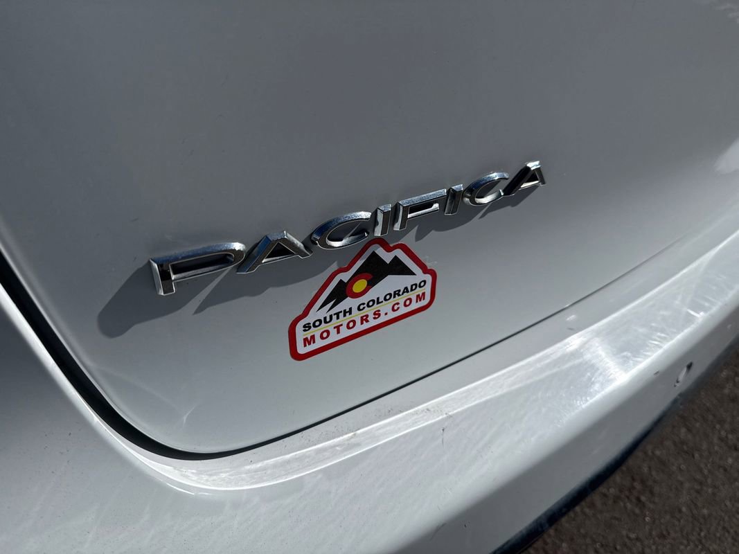 Used 2017 Chrysler Pacifica Limited image 13