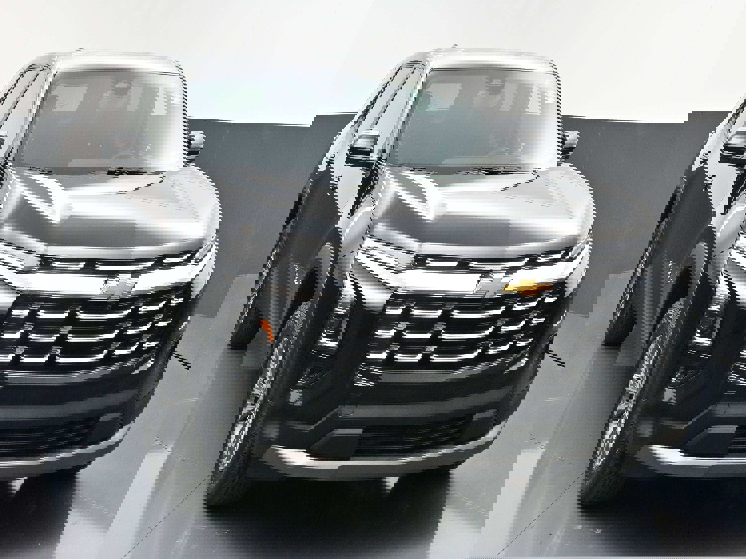 Used 2025 Chevrolet Equinox LT w/ Safety and Technology Package image 2