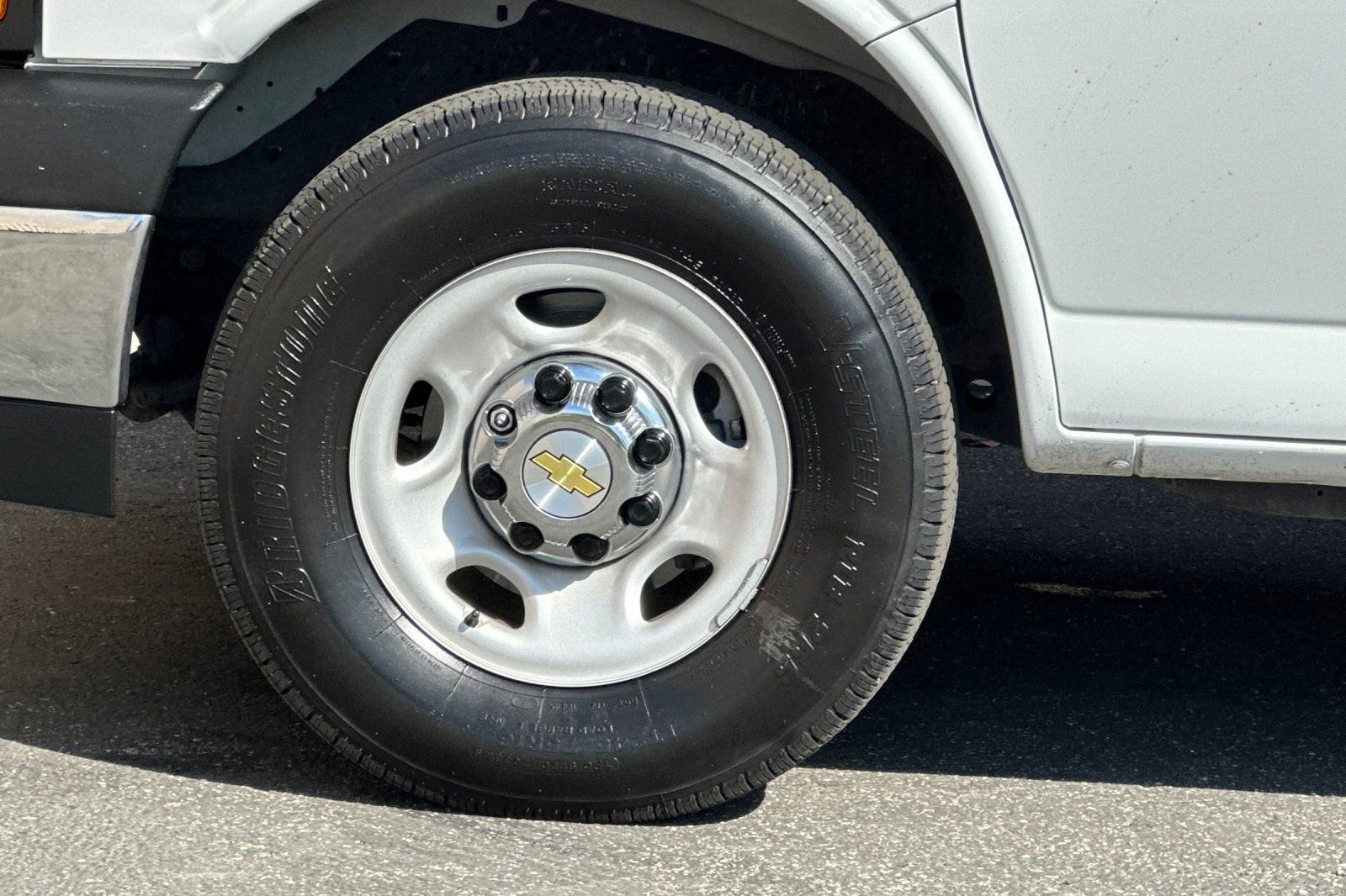 Certified 2025 Chevrolet Express 3500 LT w/ LT Preferred Equipment Group image 25