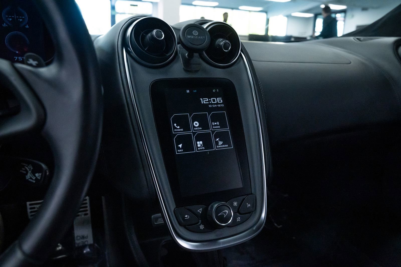 Used 2018 McLaren 570S Coupe RWD image 19