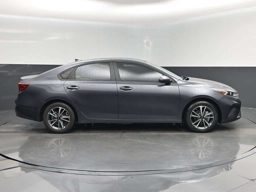 Used 2023 Kia Forte LXS w/ LXS Technology Package FWD image 2