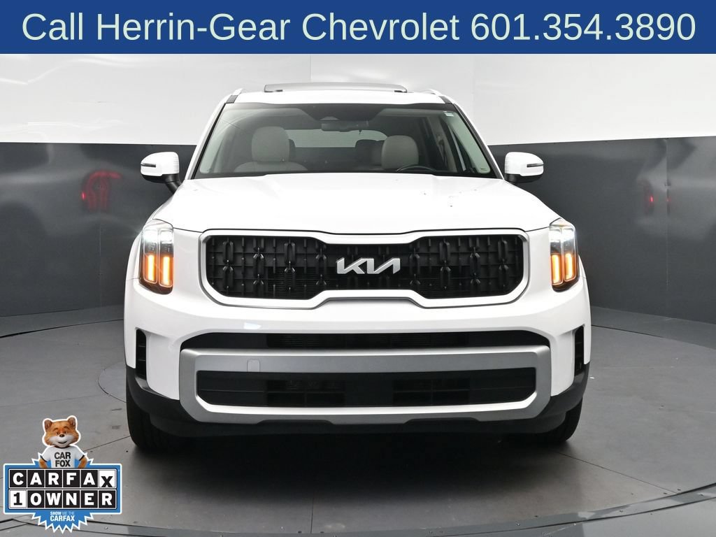 Used 2024 Kia Telluride EX w/ EX Captain's Chair Package FWD image 10