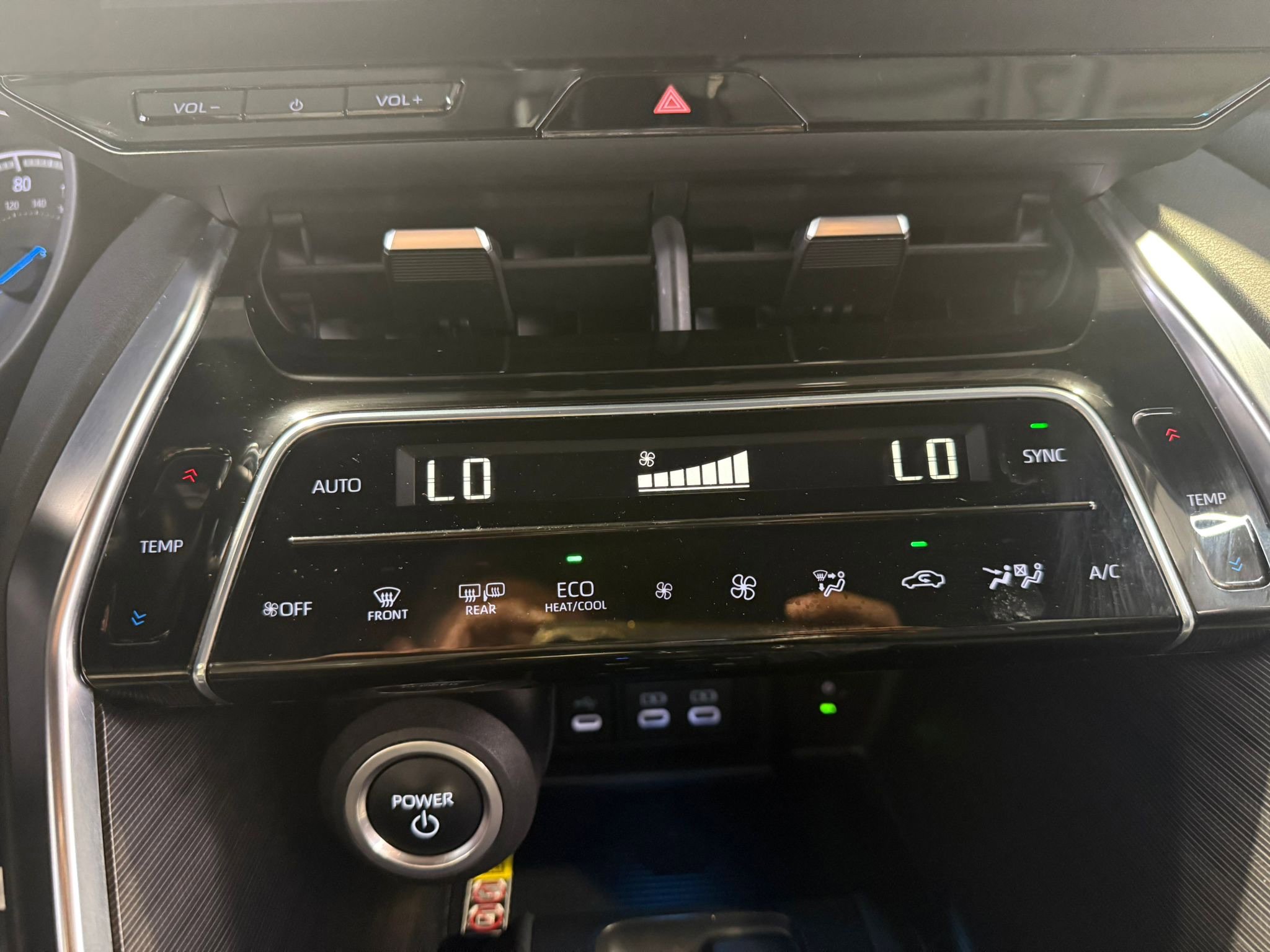 Used 2023 Toyota Venza XLE AWD/4WD image 23