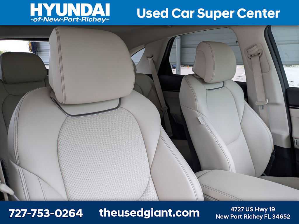 Used 2025 Genesis GV70 2.5T w/ Select Package AWD/4WD image 6
