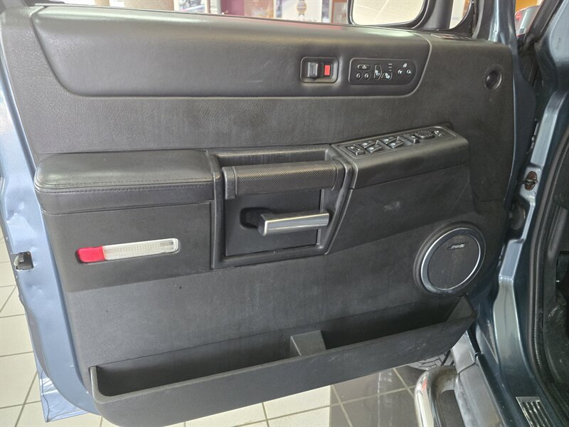Used 2005 HUMMER H2 w/ Preferred Equipment Group AWD/4WD image 7