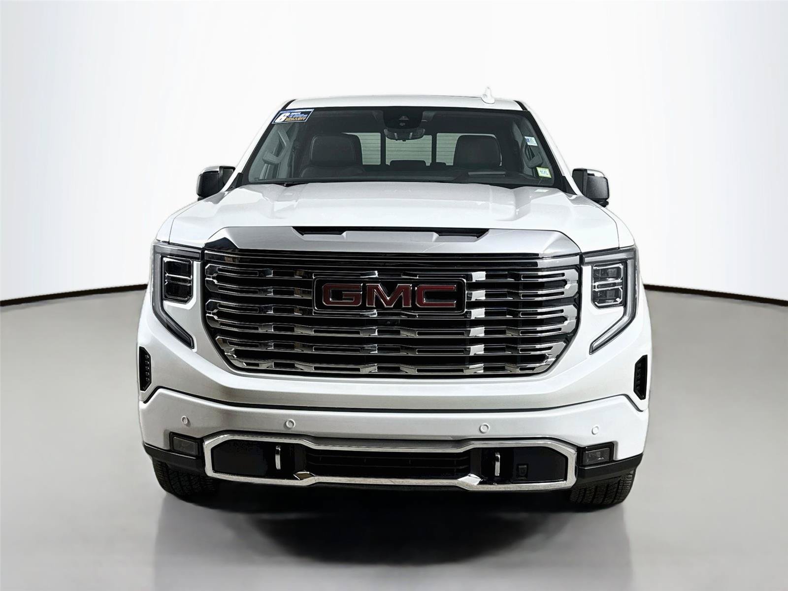 Used 2024 GMC Sierra 1500 Denali w/ Denali Reserve Package AWD/4WD image 4