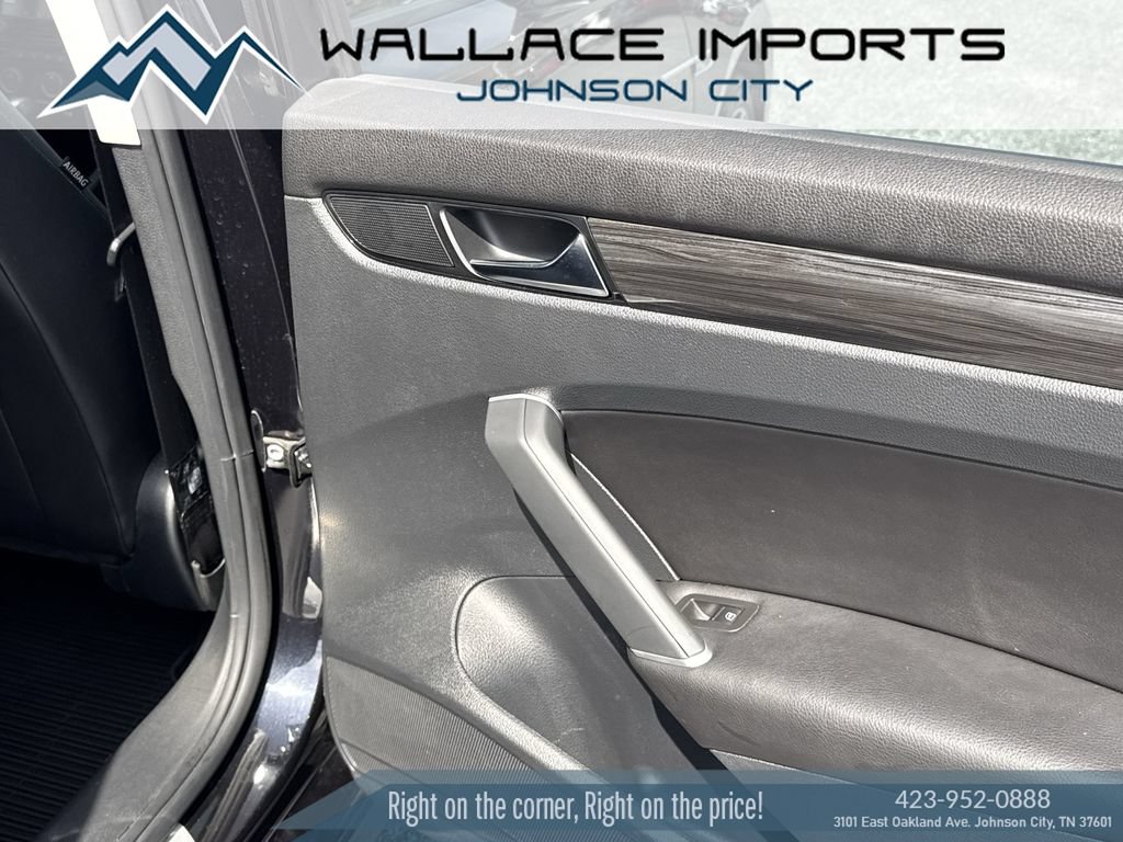 Used 2020 Volkswagen Passat 2.0T R-Line FWD image 38