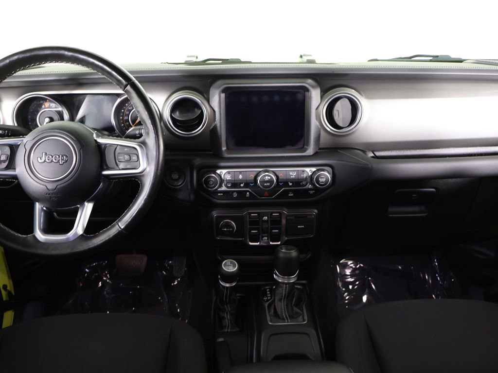 Used 2023 Jeep Gladiator Overland w/ Cold Weather Group AWD/4WD image 33