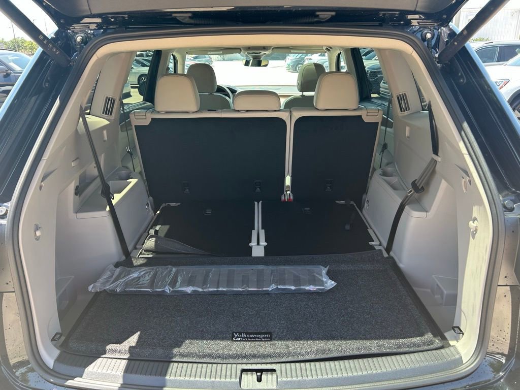 Used 2025 Volkswagen Atlas SE w/ Panoramic Sunroof Package image 35
