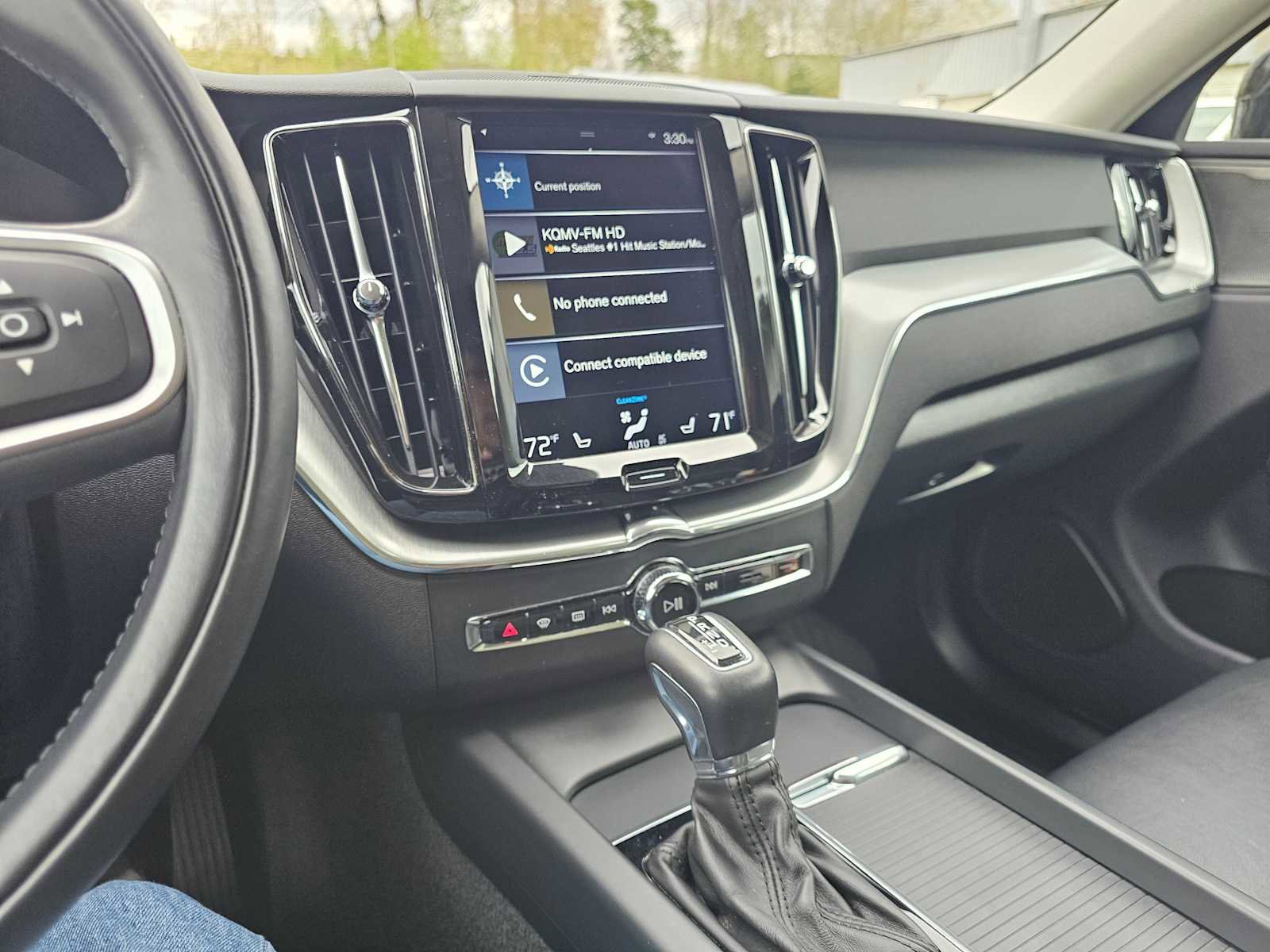 Used 2019 Volvo XC60 T5 Momentum w/ Multimedia Package image 27