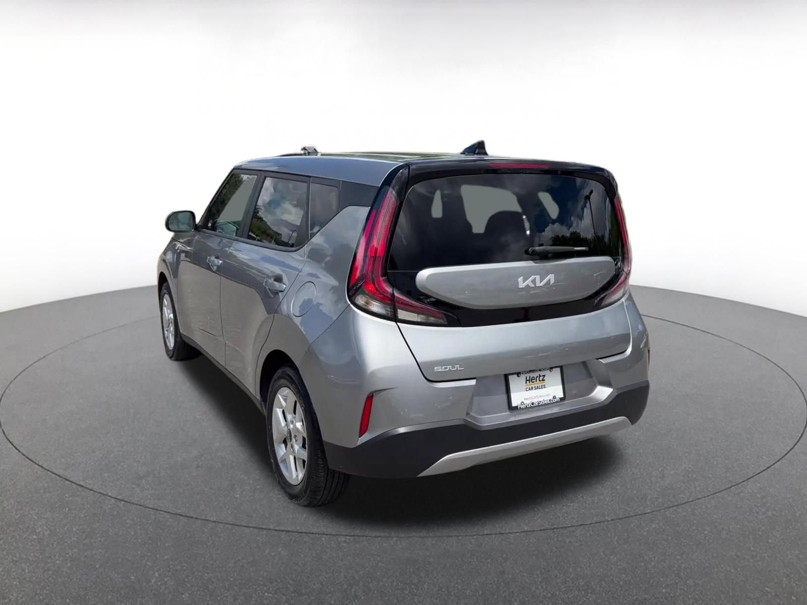 Used 2025 Kia Soul LX w/ LX Technology Package FWD image 10