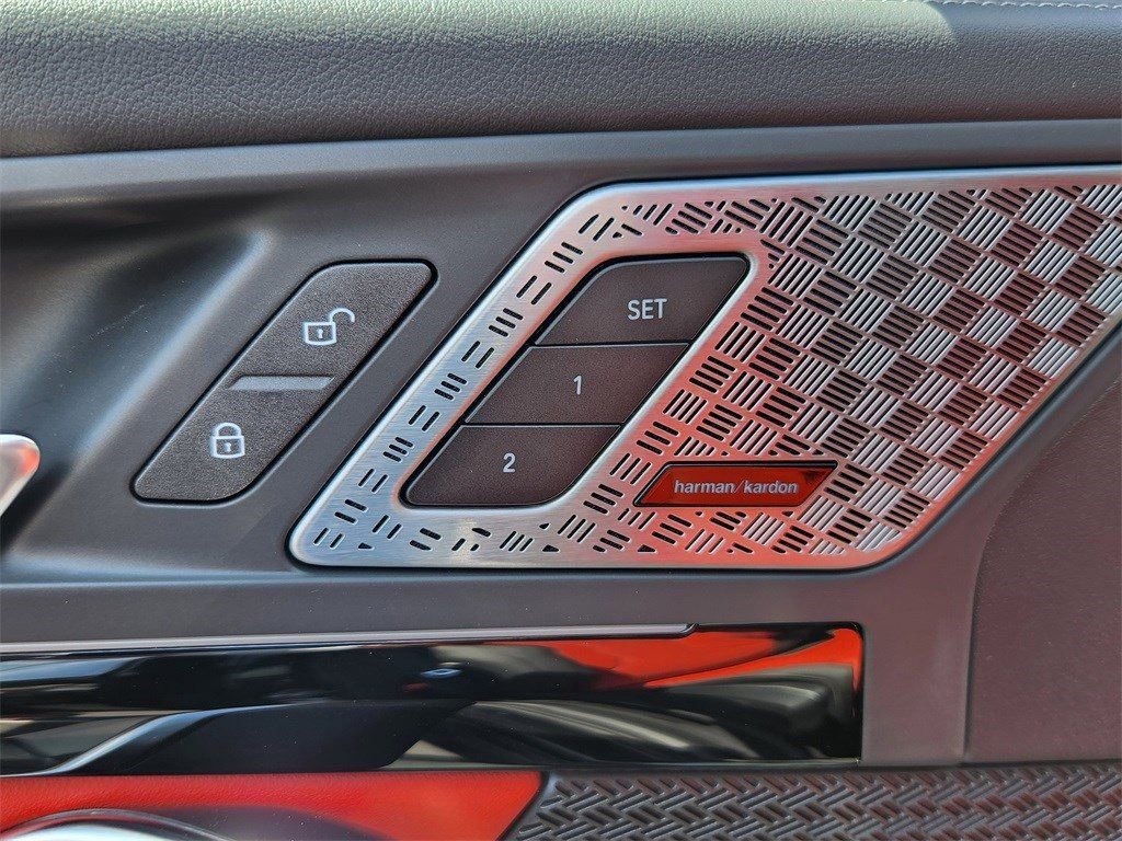 Used 2025 BMW X1 xDrive28i w/ Premium Package image 16