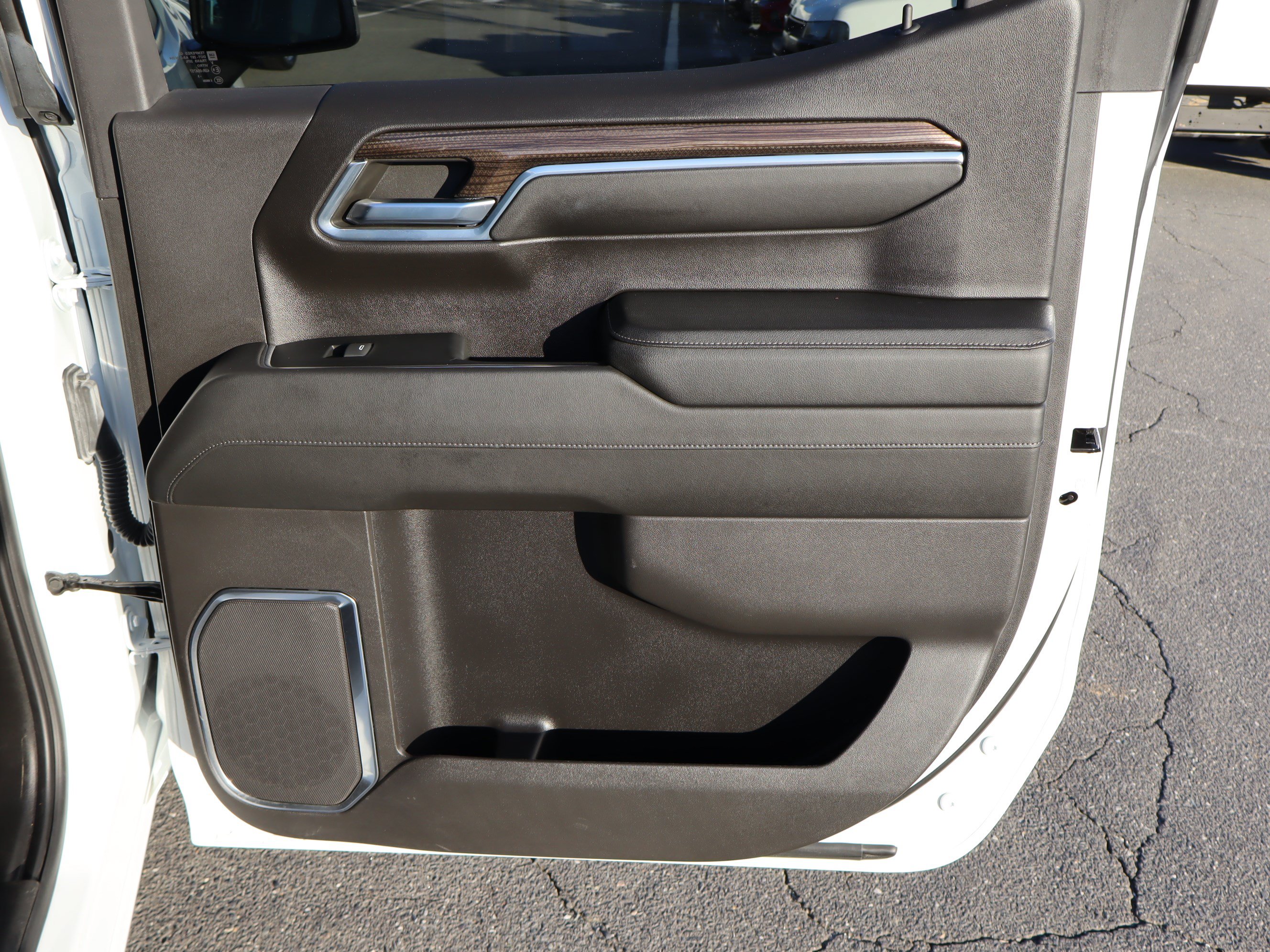 Used 2023 Chevrolet Silverado 1500 LT Trail Boss w/ Convenience Package II AWD/4WD image 32