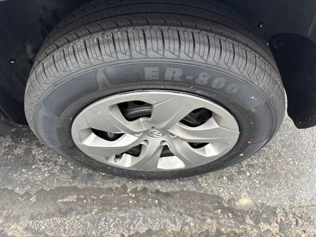 Used 2022 Toyota RAV4 LE FWD image 25
