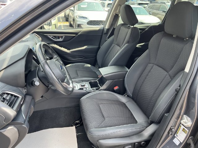 Used 2023 Subaru Forester Premium AWD/4WD image 16