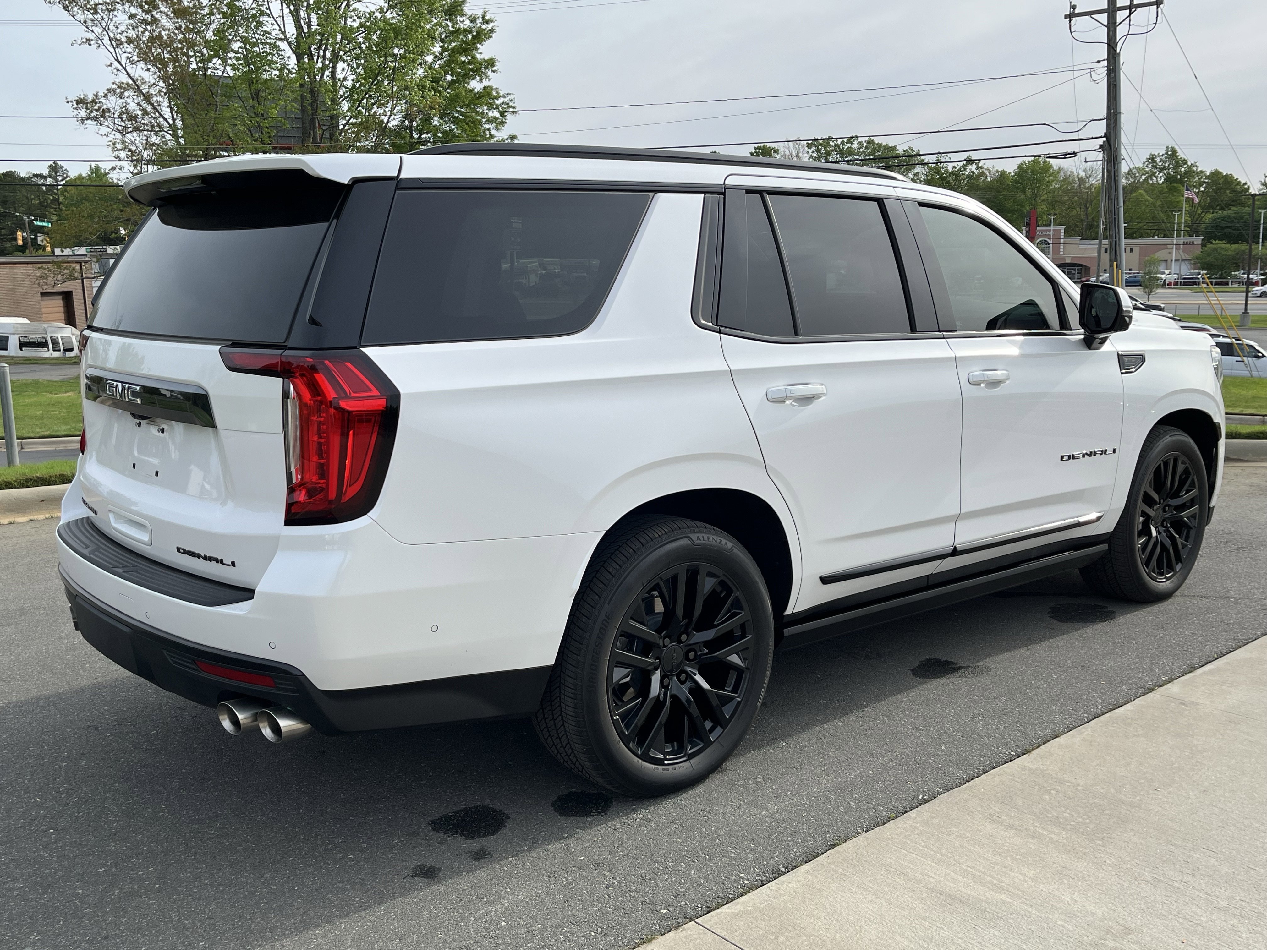 Used 2024 GMC Yukon Denali Ultimate image 9