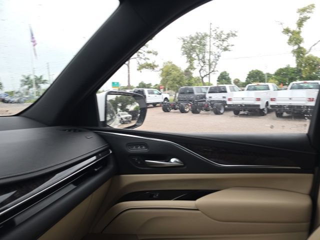 Used 2021 Cadillac Escalade ESV Premium Luxury w/ Performance Package AWD/4WD image 14