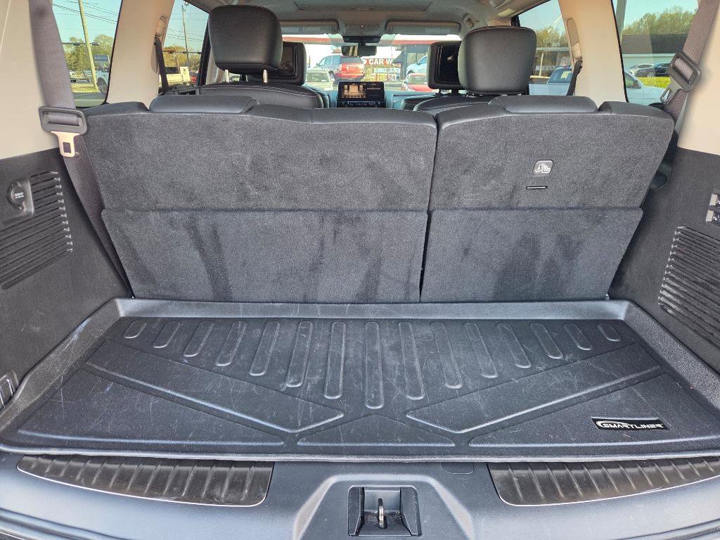 Used 2023 Nissan Armada Platinum w/ Captain's Chairs Package image 8