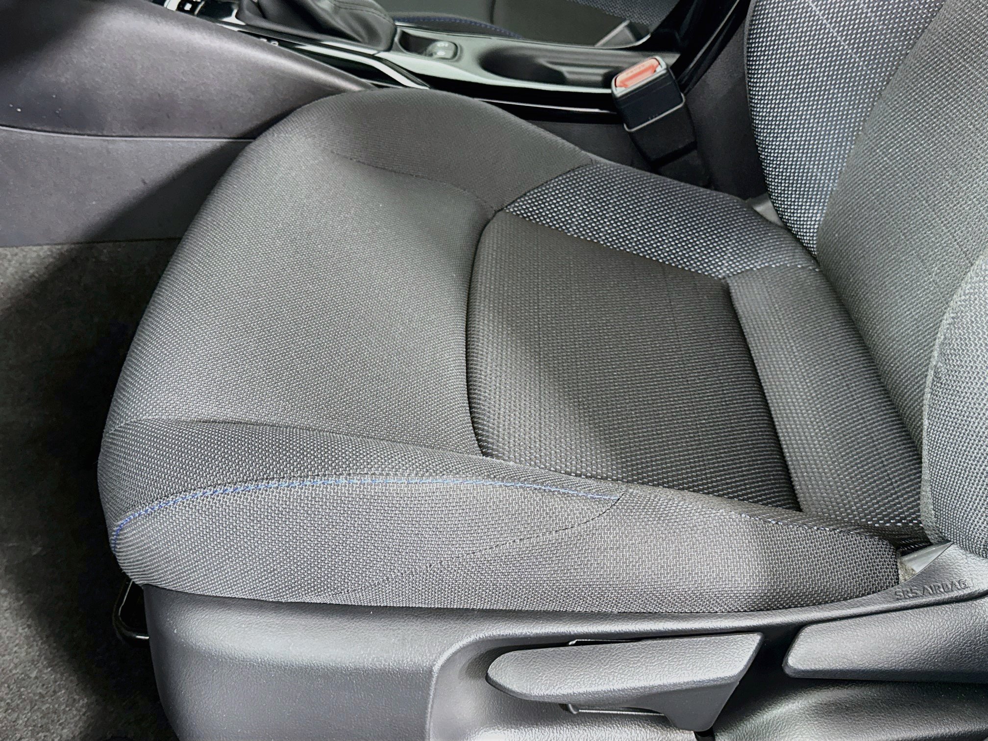 Used 2022 Toyota Corolla SE w/ Carpet Mat Package (TMS) FWD image 18
