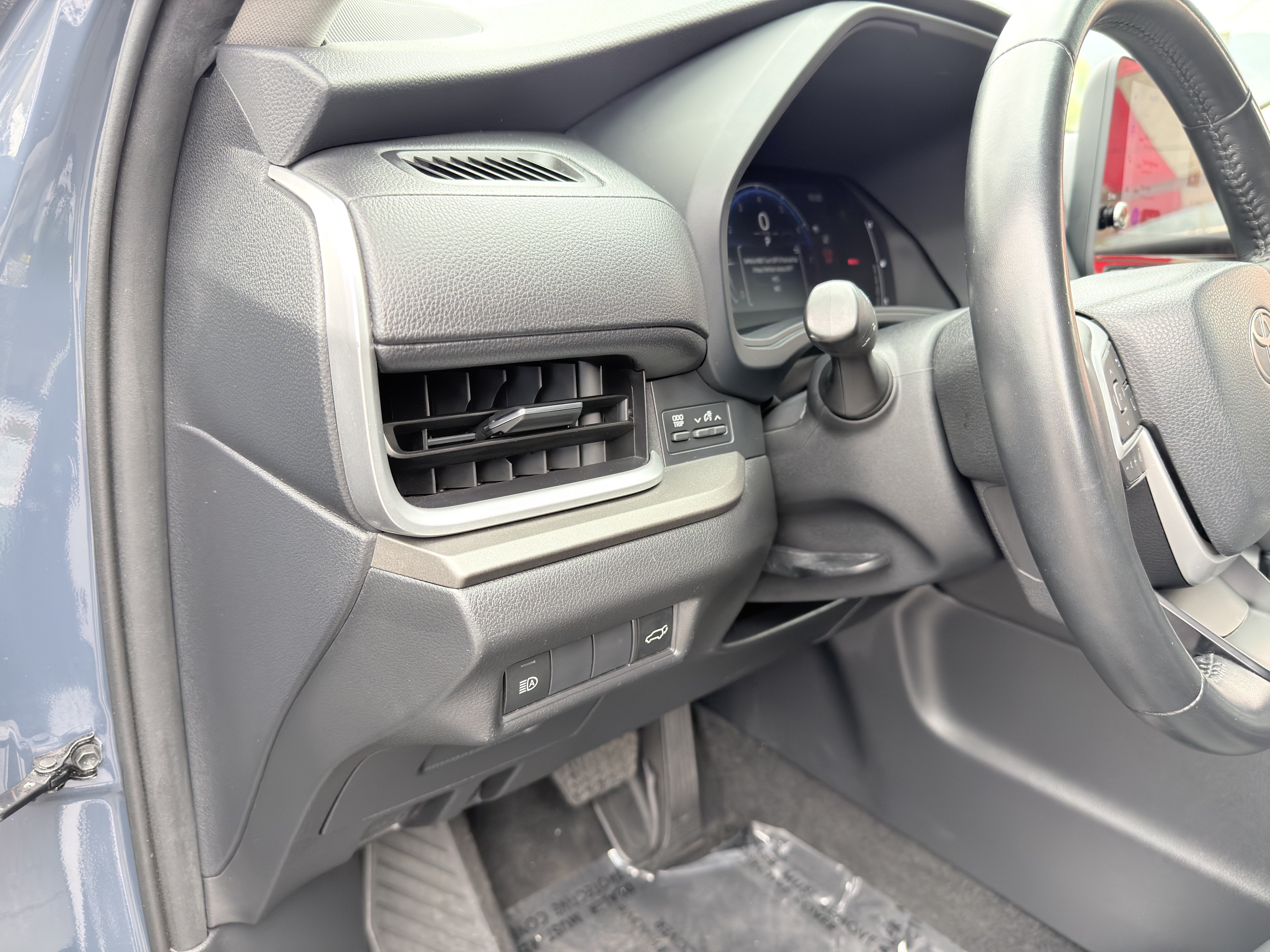 Used 2024 Toyota Grand Highlander AWD image 25