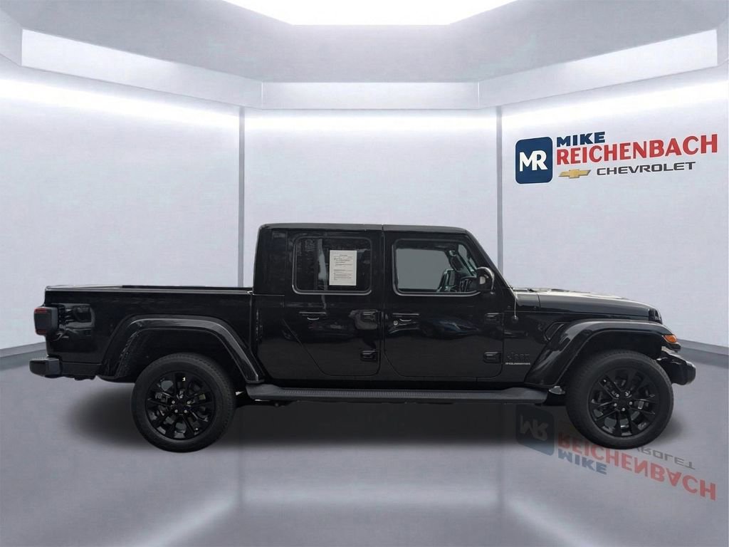 Used 2023 Jeep Gladiator Overland image 3