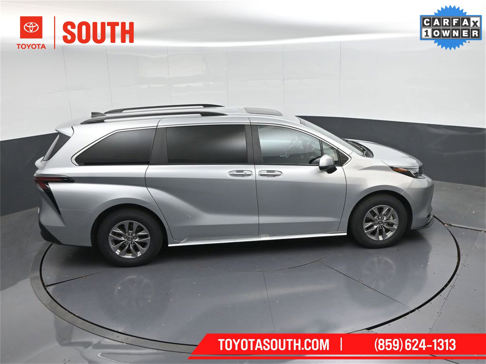 Used 2024 Toyota Sienna XLE image 40