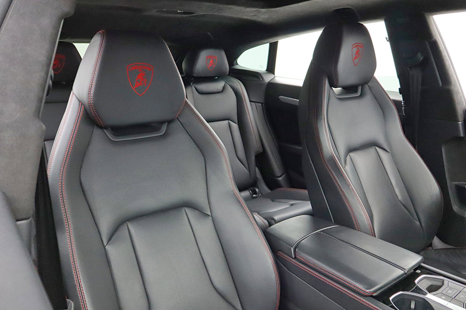 Used 2020 Lamborghini Urus AWD/4WD image 30
