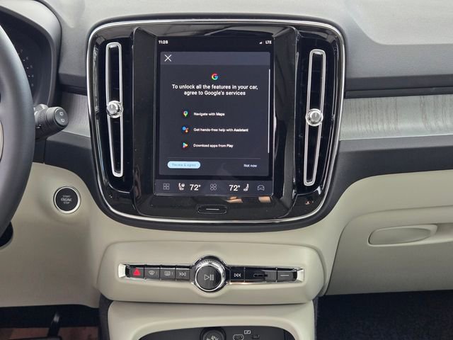 New 2026 Volvo XC40 B5 Plus w/ Protection Package Premier AWD/4WD image 19