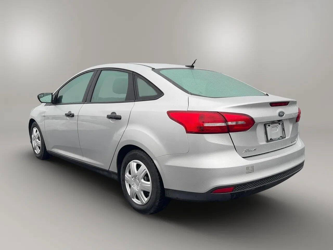 Used 2015 Ford Focus S image 4