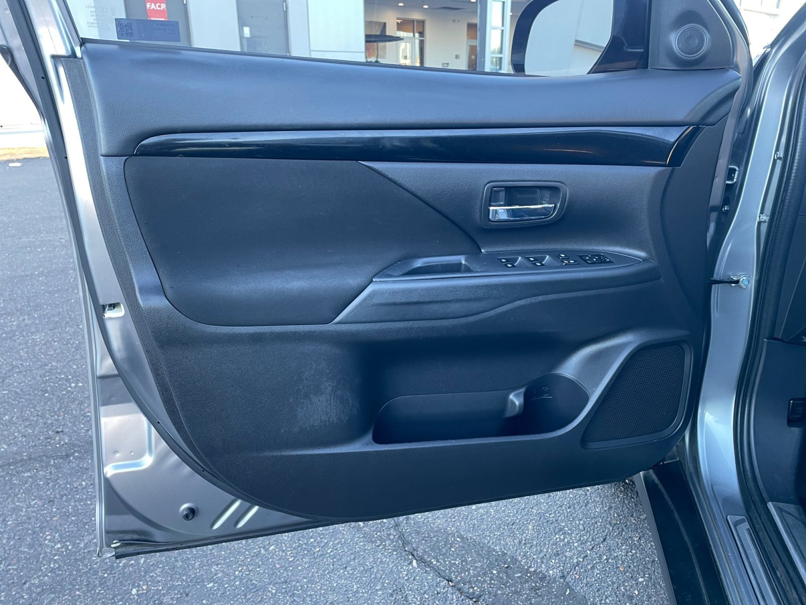 Used 2019 Mitsubishi Outlander ES image 13